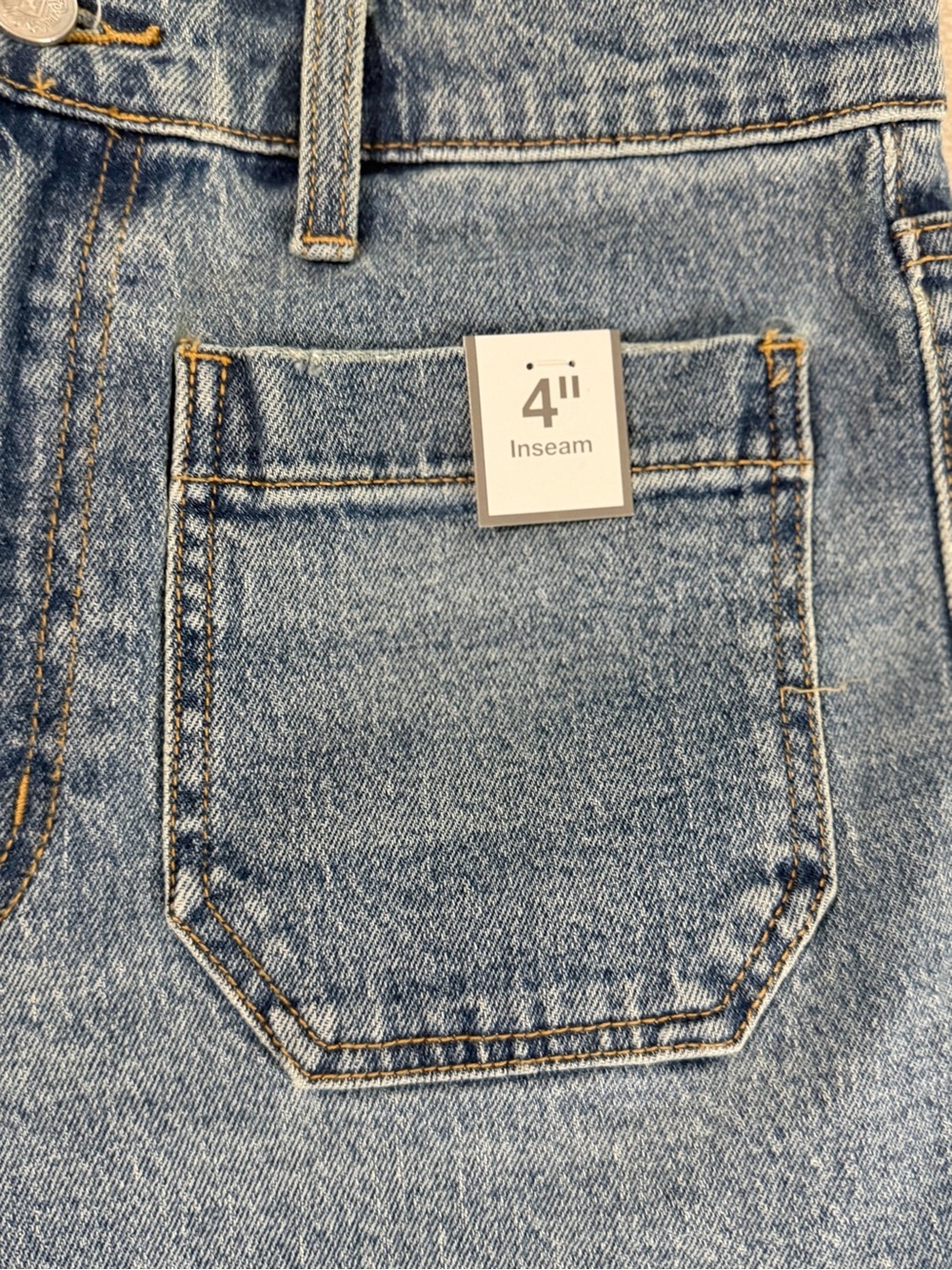 Time and Tru Women's High Rise Patch Pocket Denim Shorts, 4" Inseam Sz 6 NWT - Picture 7 of 11
